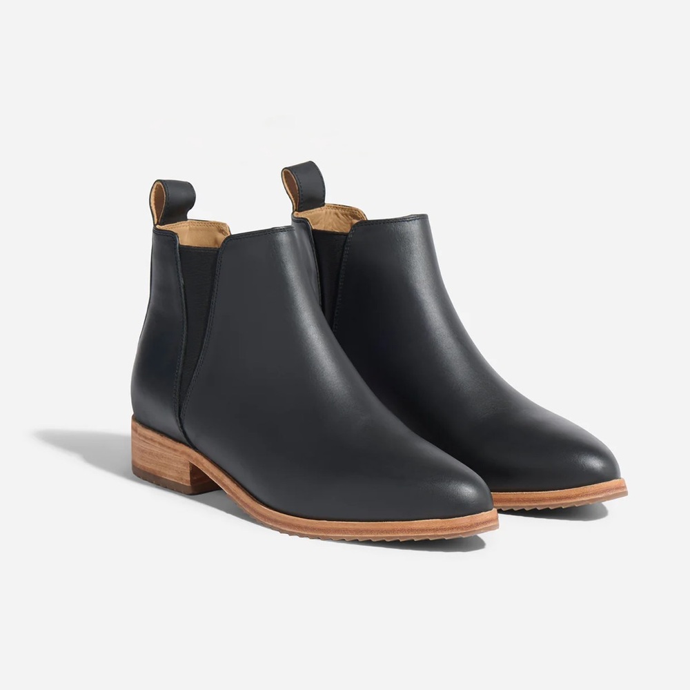 Nisolo Women’s Everyday Chelsea Boot in Black